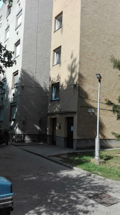 Desi Apartman Kaposvar Exterior photo