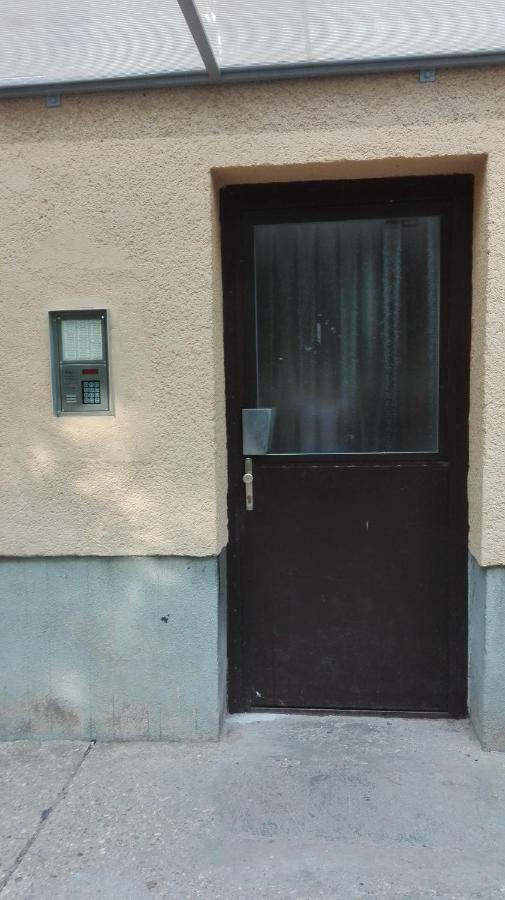 Desi Apartman Kaposvar Exterior photo